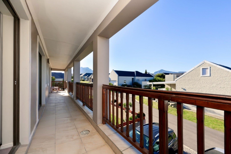 3 Bedroom Property for Sale in Kraaibosch Western Cape